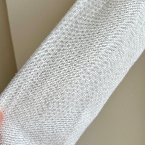 GAP Women’s Classic Crewneck Off-White Sweater, Size Medium - Picture 8 of 15